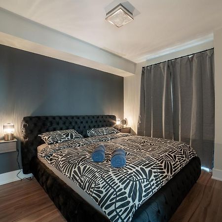 Designer Condo W/ Cn Tower View & Parking Toronto Exteriör bild