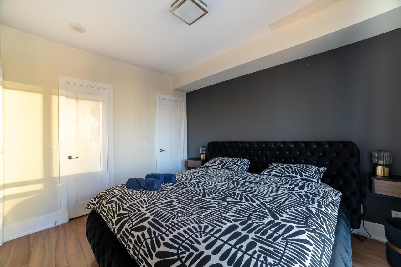 Designer Condo W/ Cn Tower View & Parking Toronto Exteriör bild