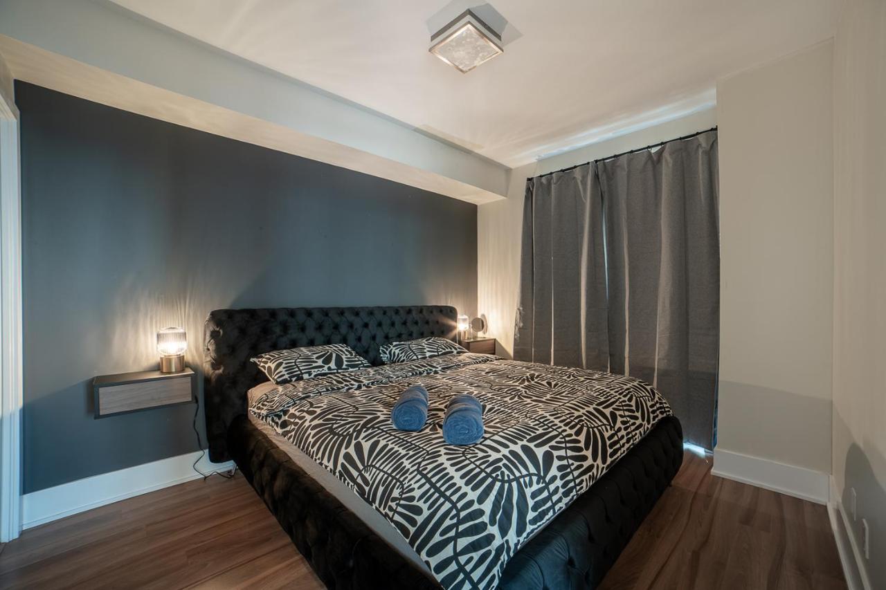 Designer Condo W/ Cn Tower View & Parking Toronto Exteriör bild