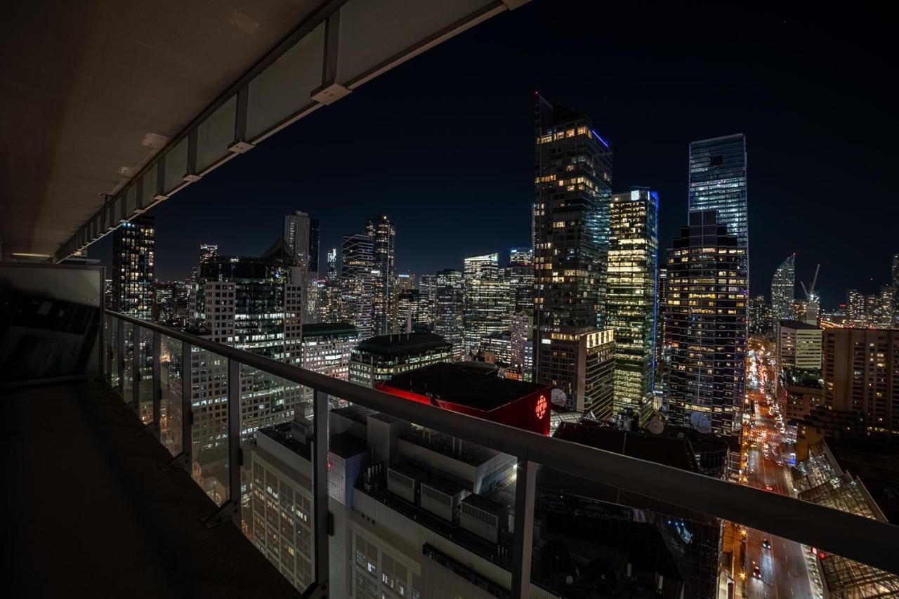 Designer Condo W/ Cn Tower View & Parking Toronto Exteriör bild