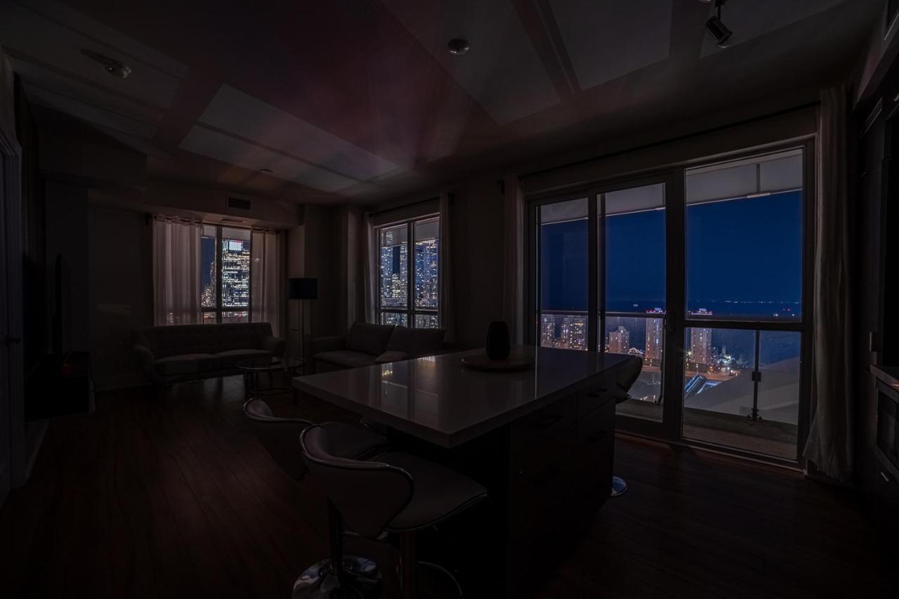 Designer Condo W/ Cn Tower View & Parking Toronto Exteriör bild