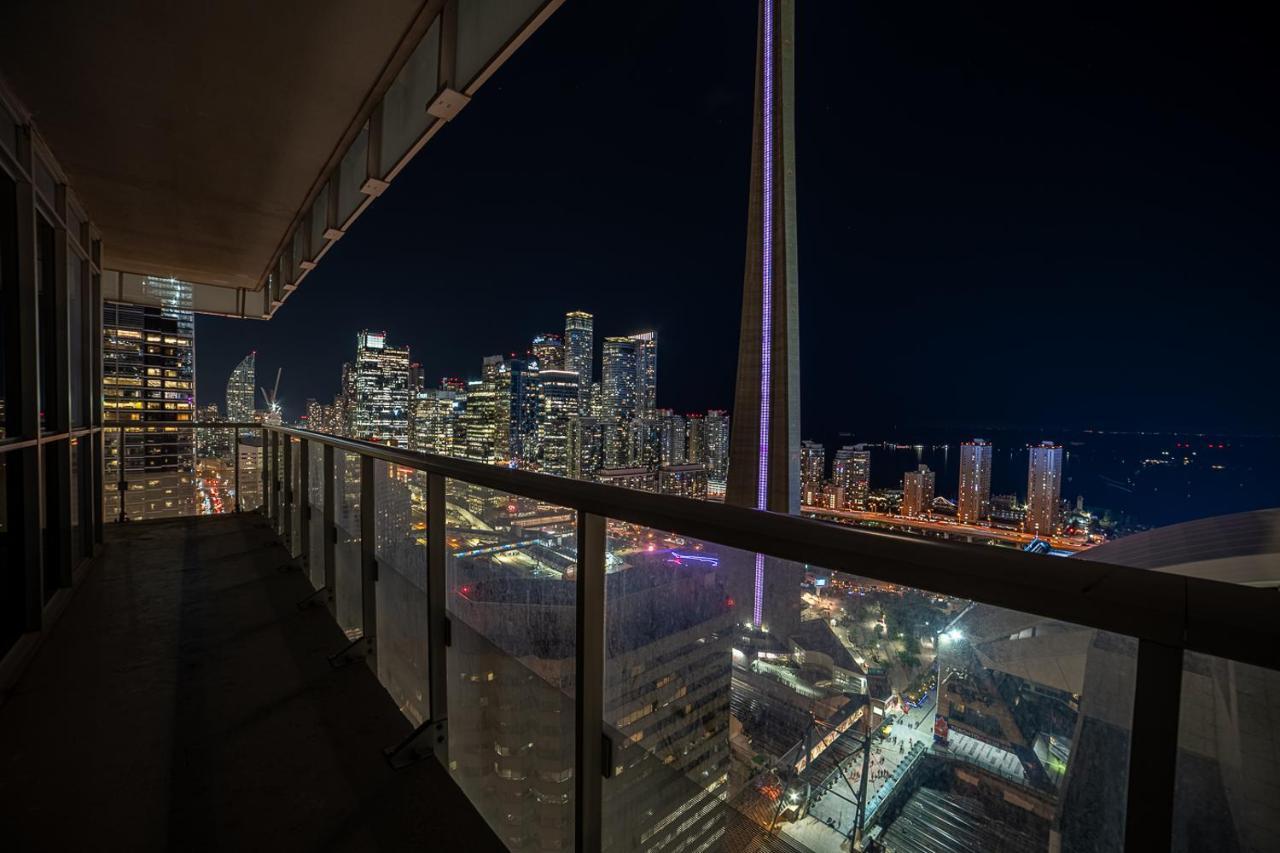 Designer Condo W/ Cn Tower View & Parking Toronto Exteriör bild